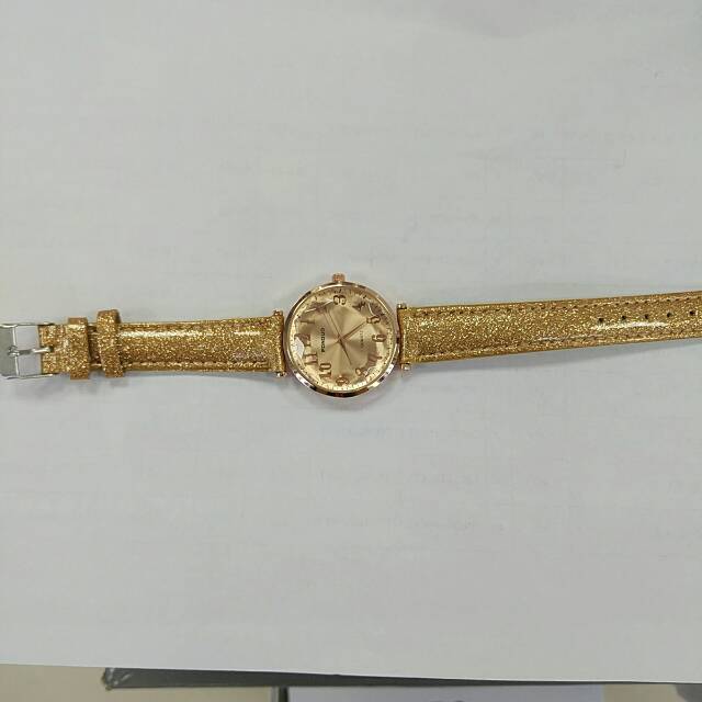 Fashionable watches for men and women, chic watches for women, retro forest style watches for students, fresh watches for men and women, best-selling watches for women, trendy on Instagram