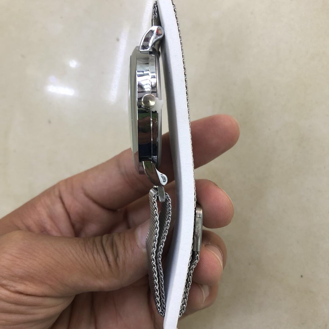 The light luxury Disu women's watch, a simple decorative watch for female students, is small and elegant. It's a Korean version of a fresh and innocent women's watch with an ins style Specification image