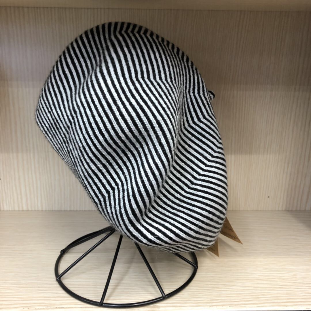Classic fashion zebra-print fleece beret for women thumbnail