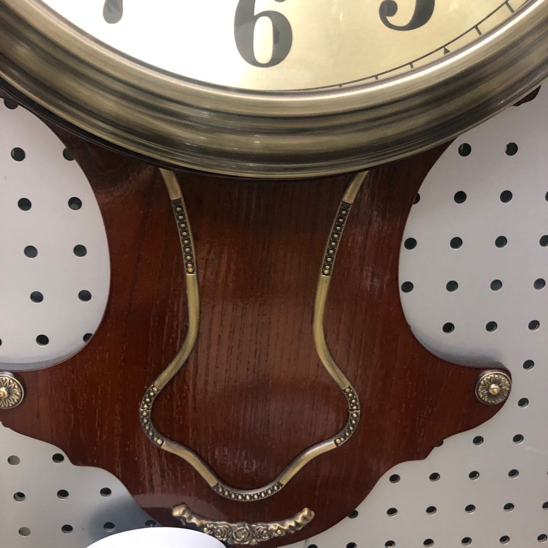 挂饰墙上闹钟创意客厅装饰挂钟墙面挂式无声圆形数字摇摆静音细节图