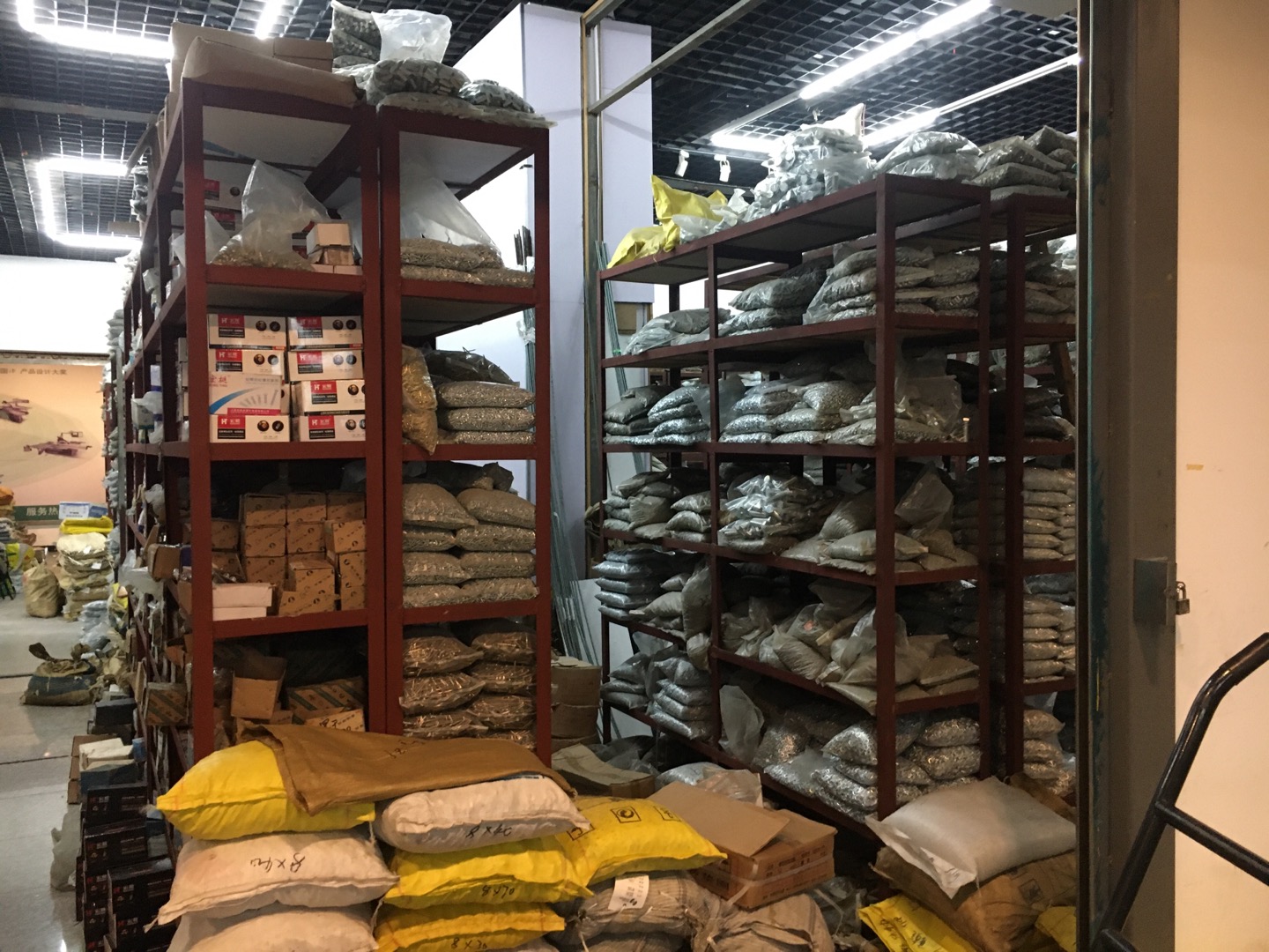 Yiwu Leli Hardware Co., LTD describe pic - 3