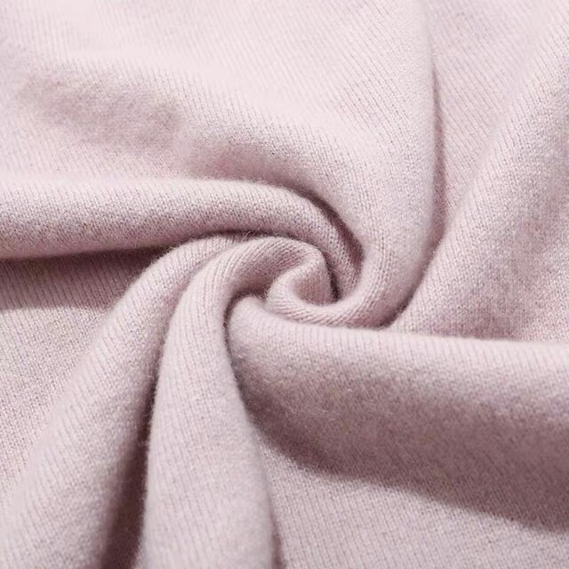 纯羊绒女款菱形花纹产品图