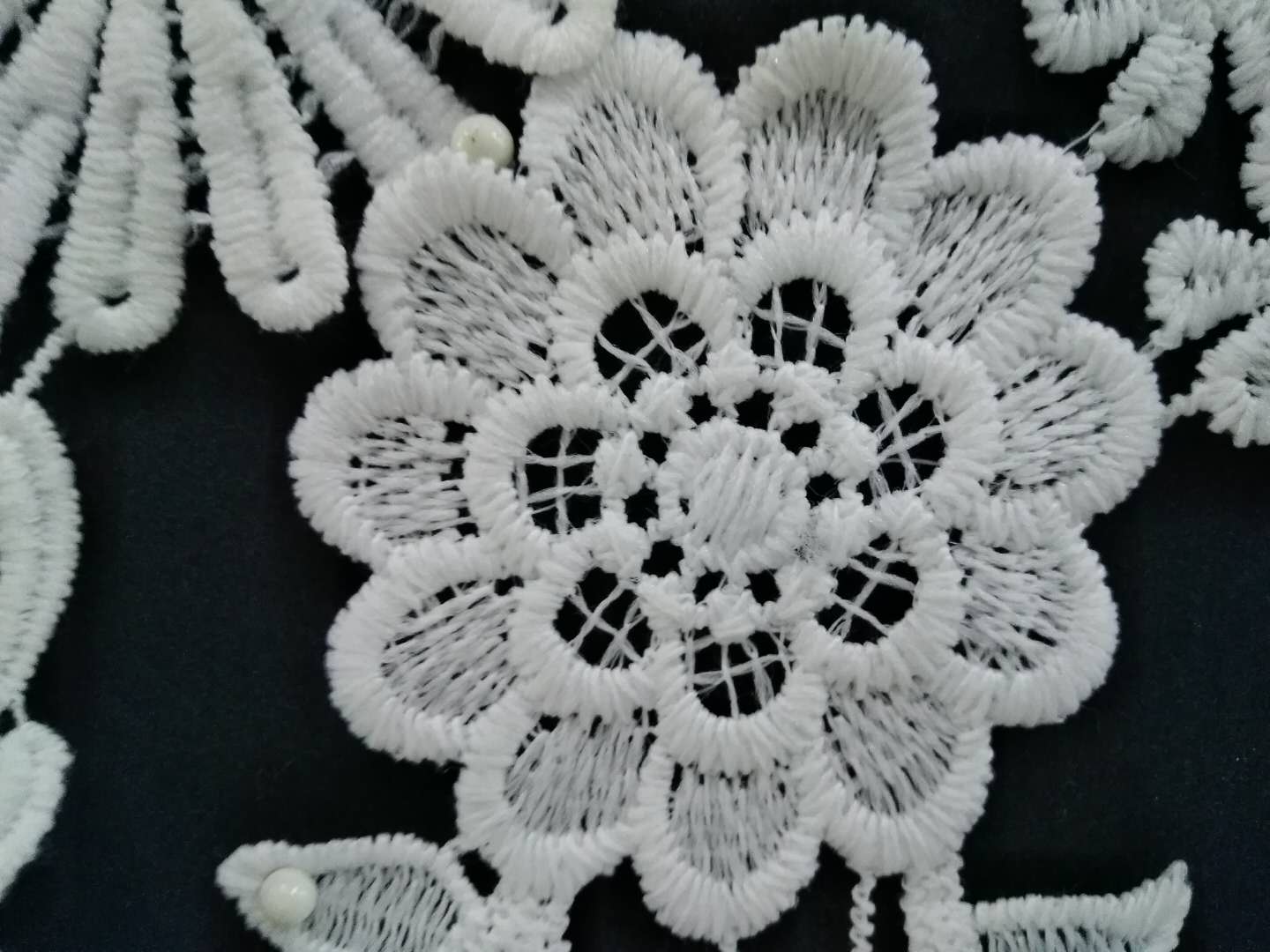 White water-soluble lace trim fabric for wide dress hem decoration with lace edge embroidery Specification image