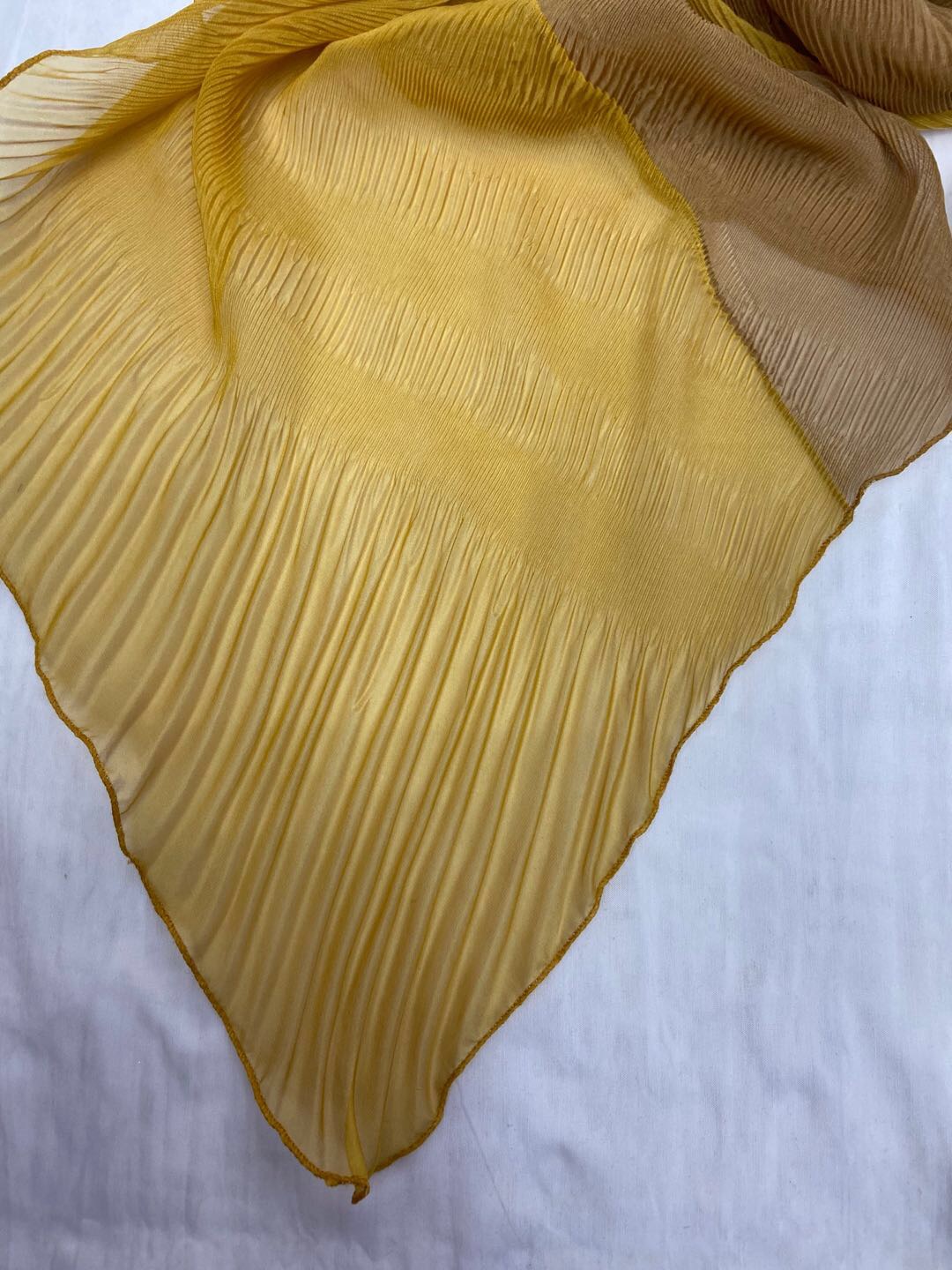 Women's Korea Dongdaemun Chiffon Two-Color Spliced Wire Crepe Scarf details Picture
