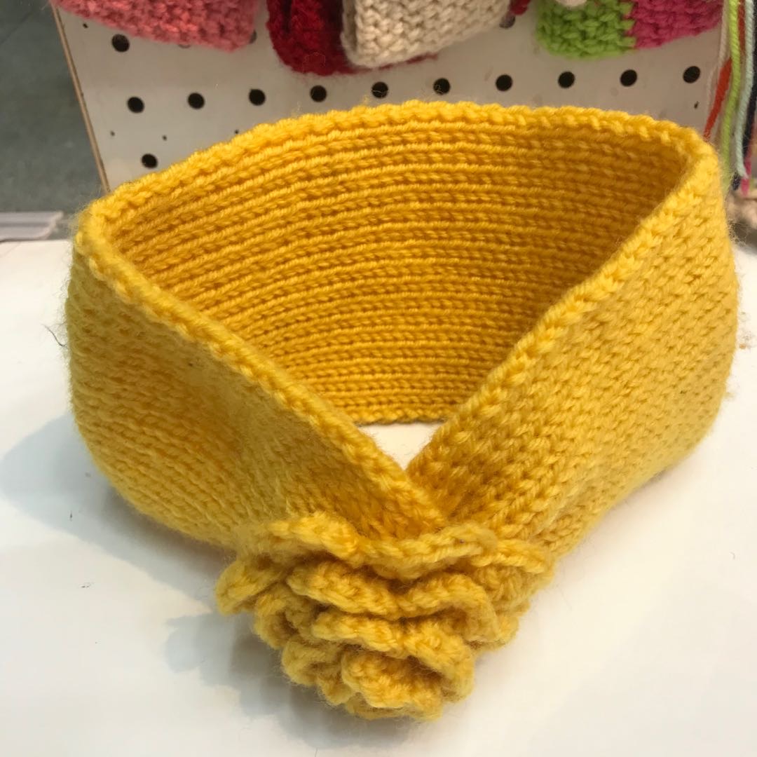 Wide woolen knitted, twisted, knotted, headband, warm hair band and headband accessories details Picture