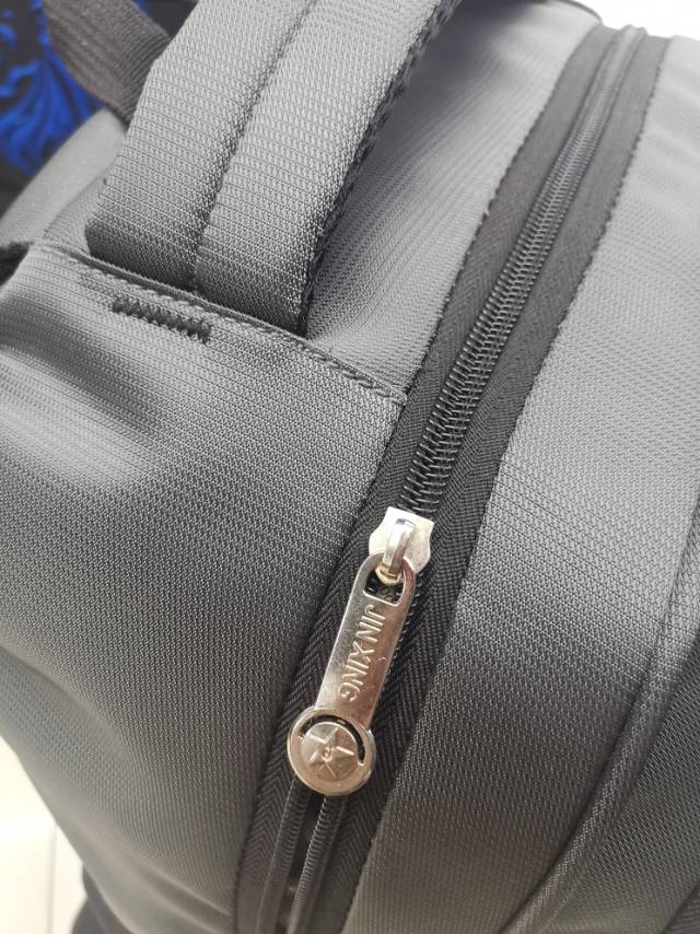 简约男士双肩包大容量电脑包旅行包双肩背包细节图