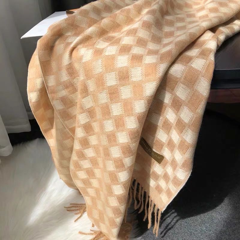 Women's Scarf Casual Plaid Korean Version Of Warm Autumn And Winter Explosive Specification drawing