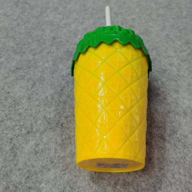 Children's cartoon cups with LIDS, portable drinking cups and beverage cups