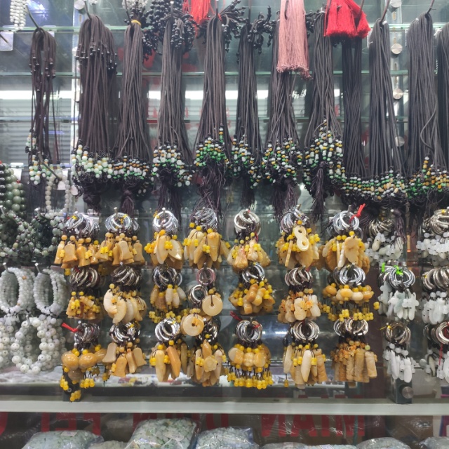 Gold, stone, puppet, jade and jadeite craft Goods store describe pic - 1