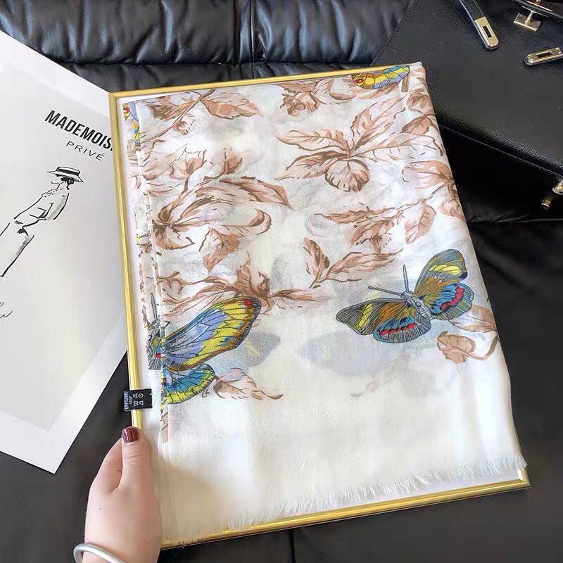 高端印花蝴蝶300支羊绒围巾披肩