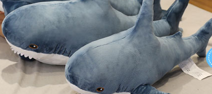 新款创意鲨鱼抱枕公仔毛绒玩具床上沙发装饰娃娃玩偶靠垫礼物批发详情图2