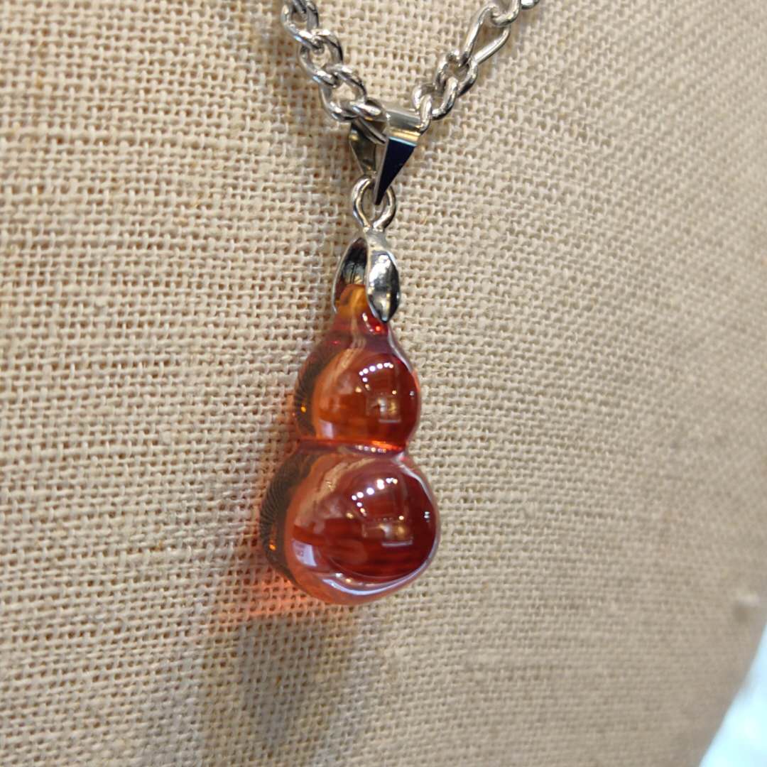 A new versatile s925 sterling silver crystal pendant necklace for both men and women, suitable for both Japan and South Korea details Picture