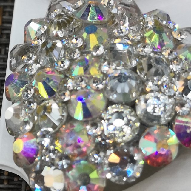 The new minimalist ins hair accessories feature shiny rhinestone bow clips, duckbill clips and elegant ladylike bangs clips Specification image