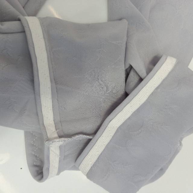 Factory direct sales of seamless outdoor sun protection, ice-feel, silk-cool arm sleeves for summer, UV protection arm sleeves details Picture