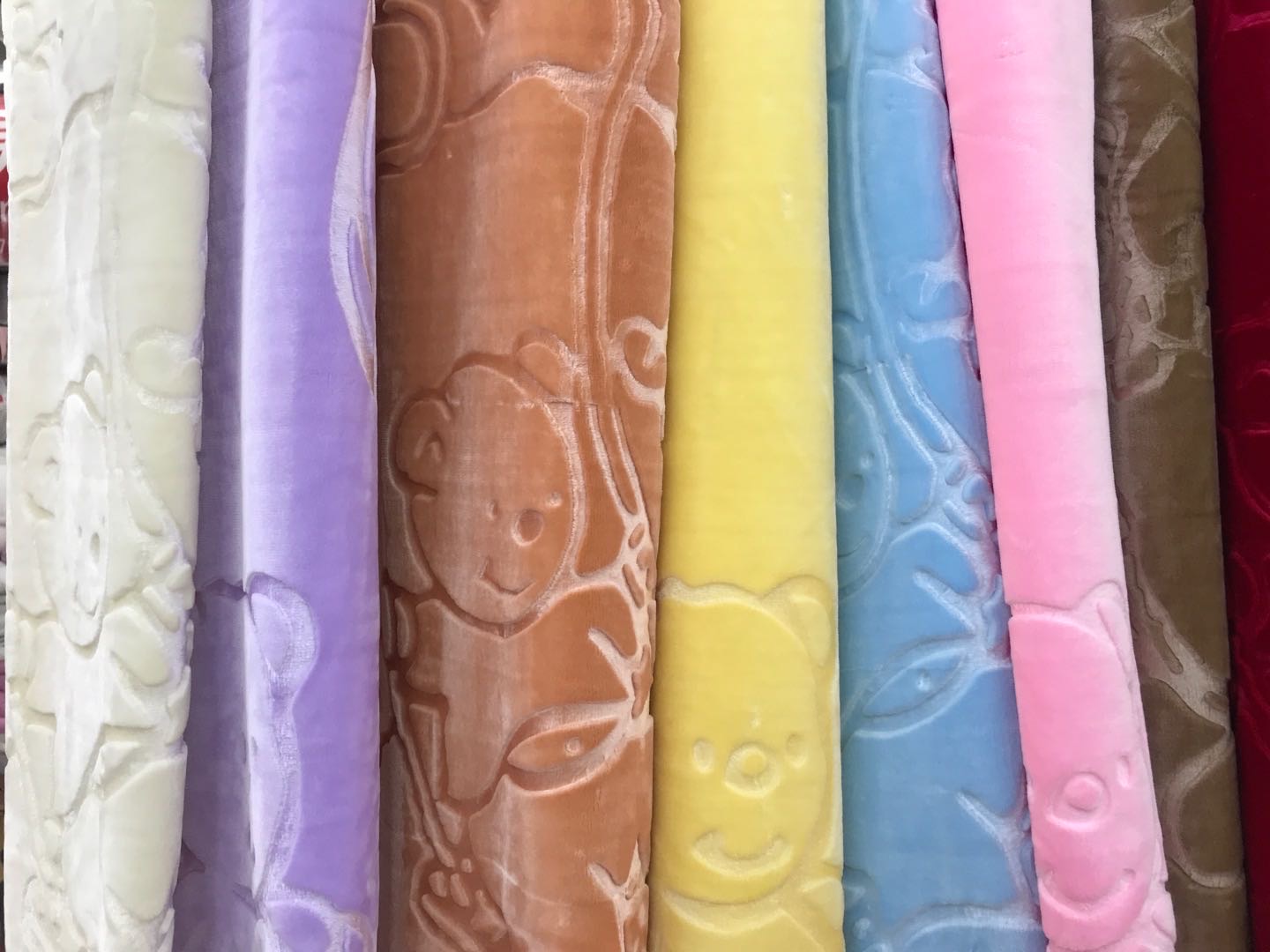 简约卡通小熊图案印花压花素色纯色加厚儿童毛毯