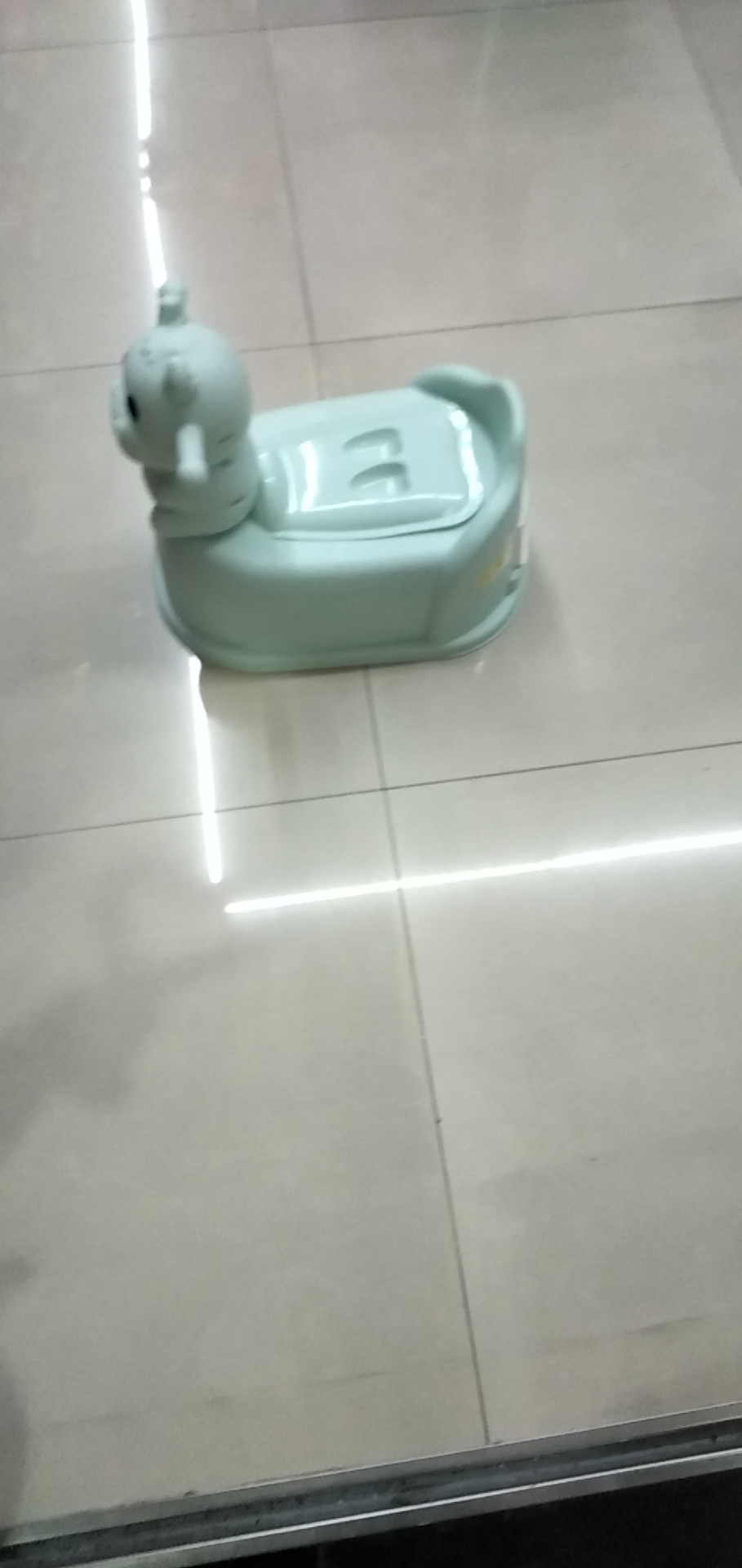 Model 082 plastic calf potty Specification image