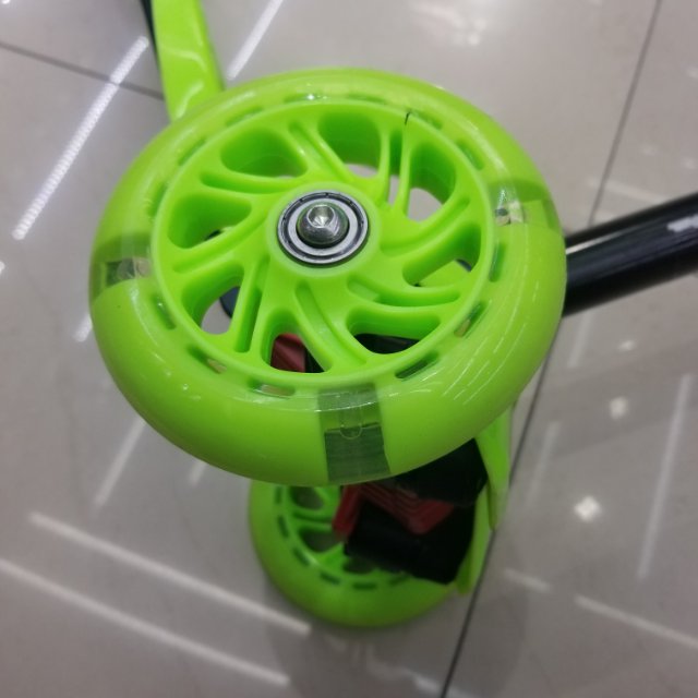 滑板车细节图