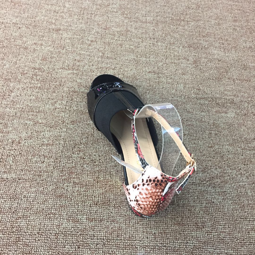 2020 Summer New Silver Black Snakeskin Low Heel Shoes Shallow Mouth One Word Buckle Sandals Women details Picture