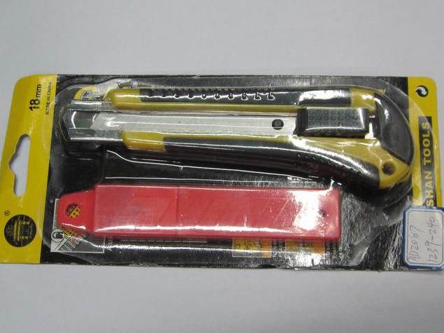 塑料美工刀 金属美工刀学生美工刀办公美工刀木工美工刀艺术美工刀产品图