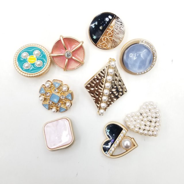 Popular colored alloy headwear, clothing, jewelry and accessories in Japan and South Korea