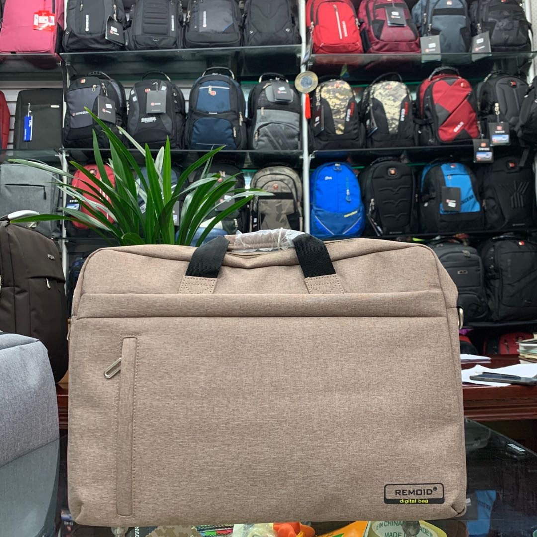 新款卡其色大容量电脑包