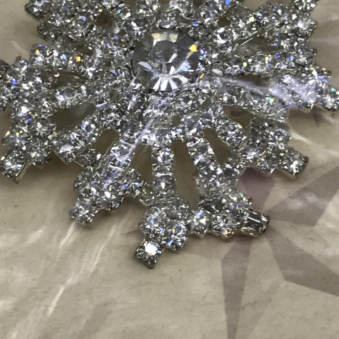 Alloy With Drill Corsage Garment Decorative Accessories Garment Buckle details Picture