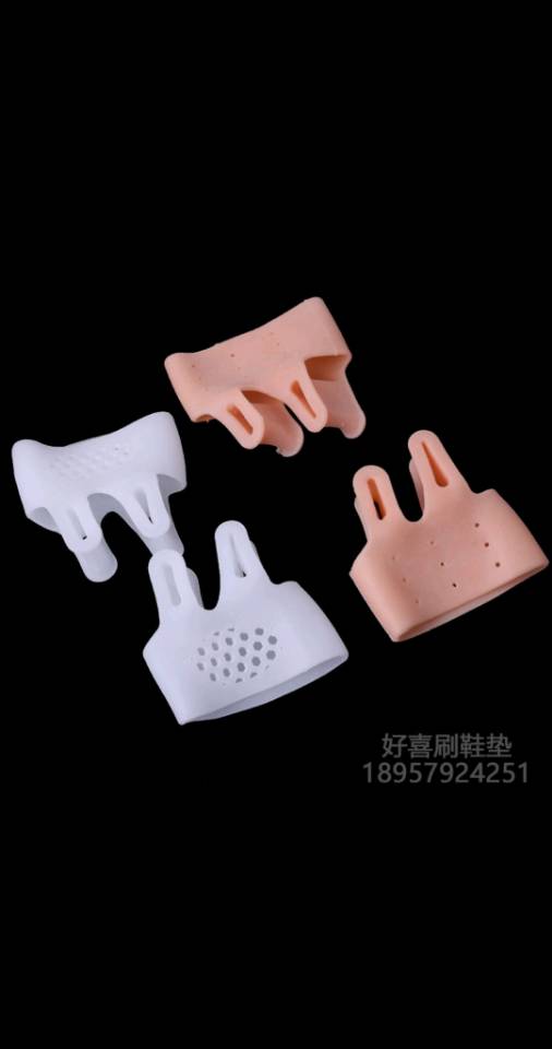 Silicone forefoot pads, hallux valgus correctors, and hallux valgus separators are comfortable details Picture