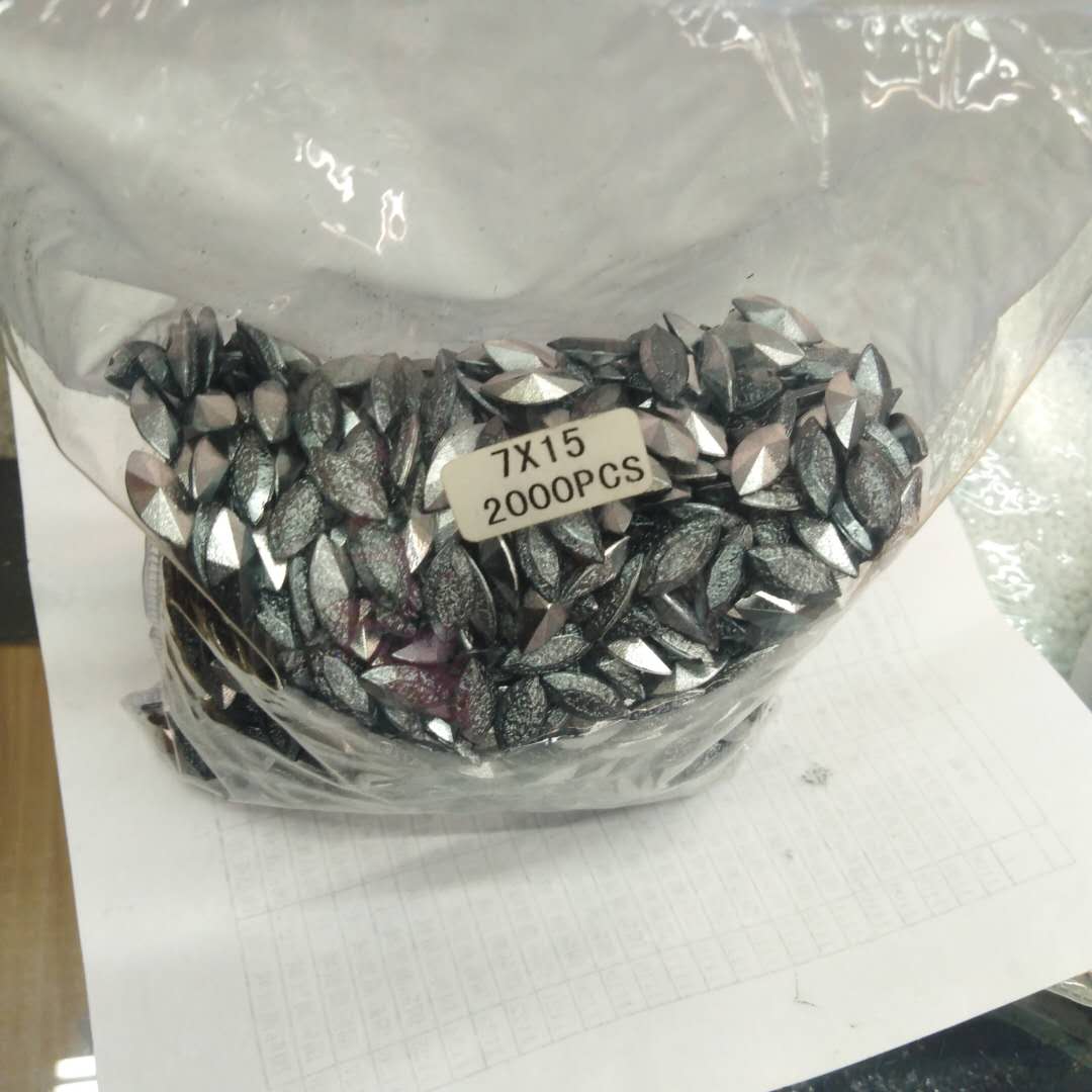 Black gem-shaped aluminum hollowed-out pendant accessory, gem-shaped hollowed-out aluminum headwear accessory, beaded accessory details Picture