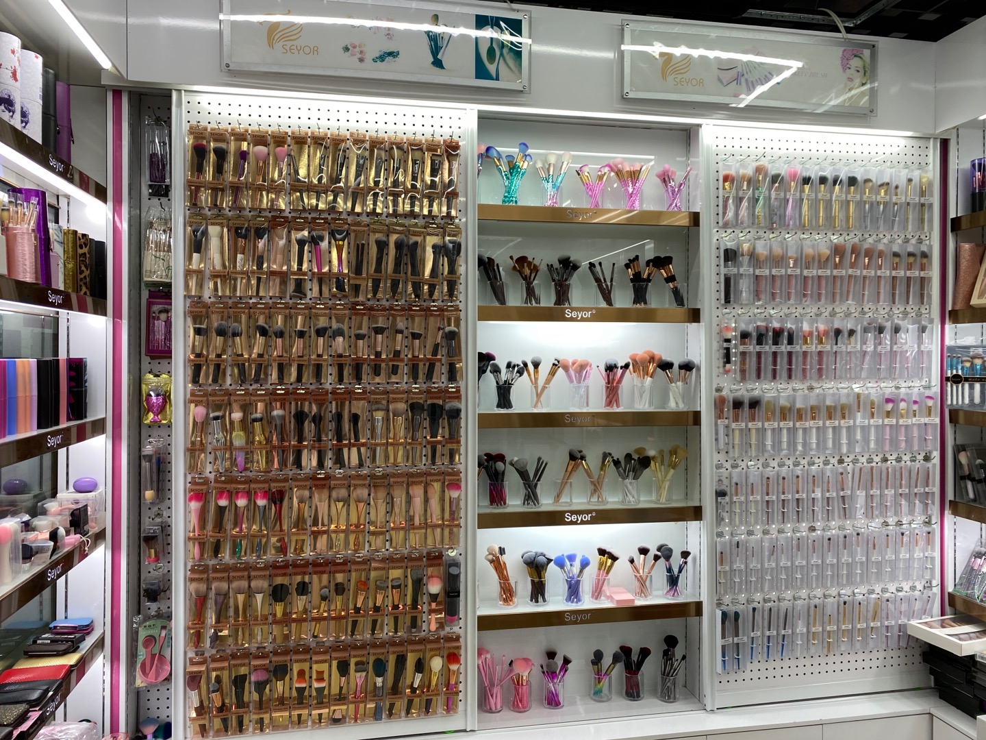 Siyu Makeup Tools Co., LTD describe pic - 1