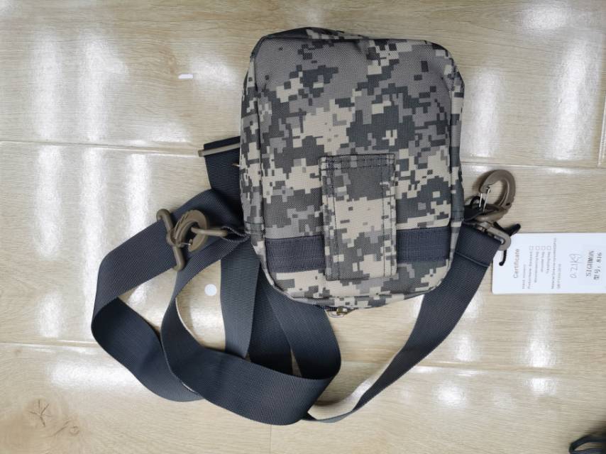 多功能迷彩帆布单肩包产品图
