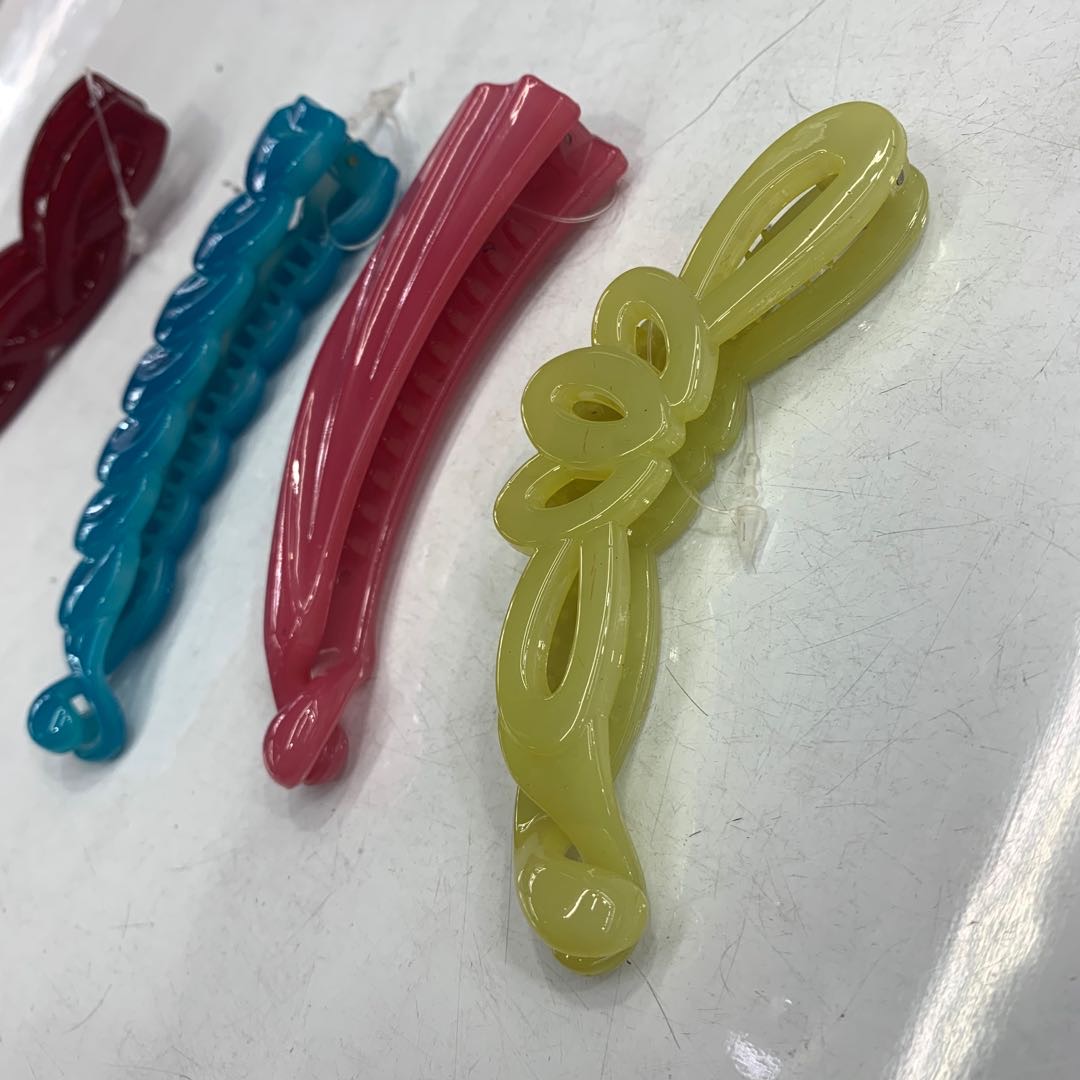 Simple and cute candy-colored banana clips, small vertical hair clips, bath clips and headwear details Picture