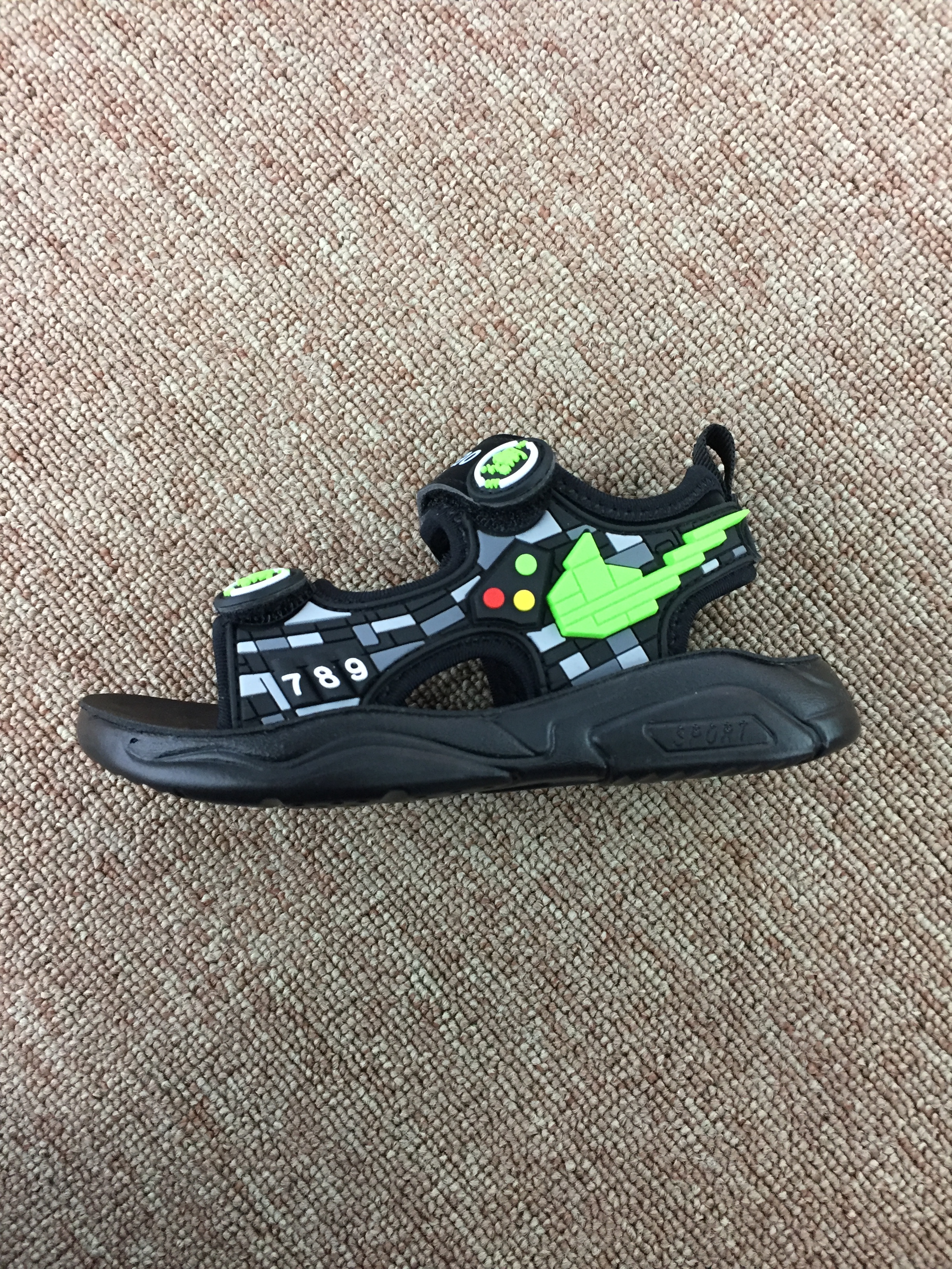 休闲鞋凉拖鞋宝宝鞋爆款潮鞋儿童鞋2020新款时尚鞋高档小孩鞋产品图