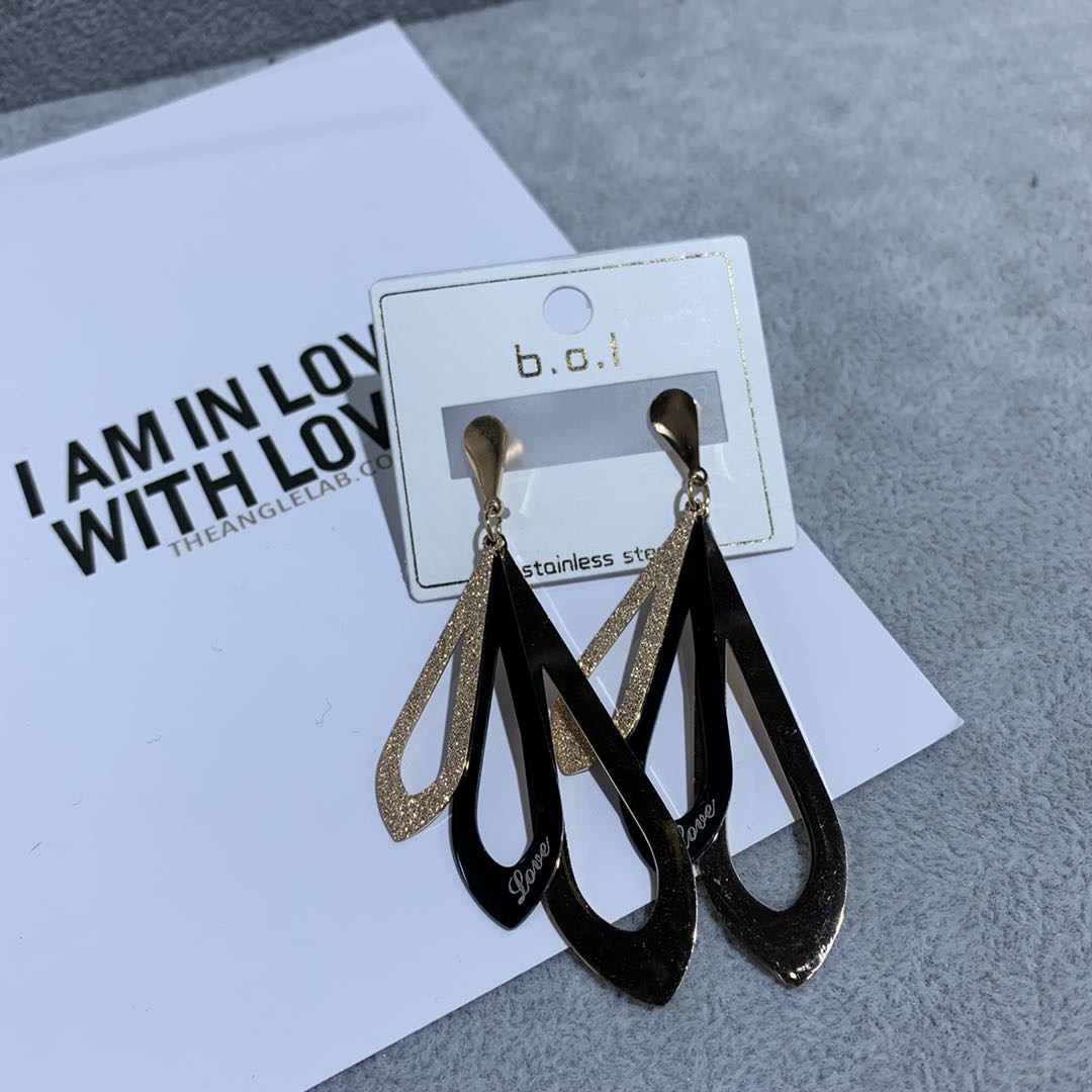 饰品/钛钢耳钉/耳饰/耳环/圆形耳钉细节图