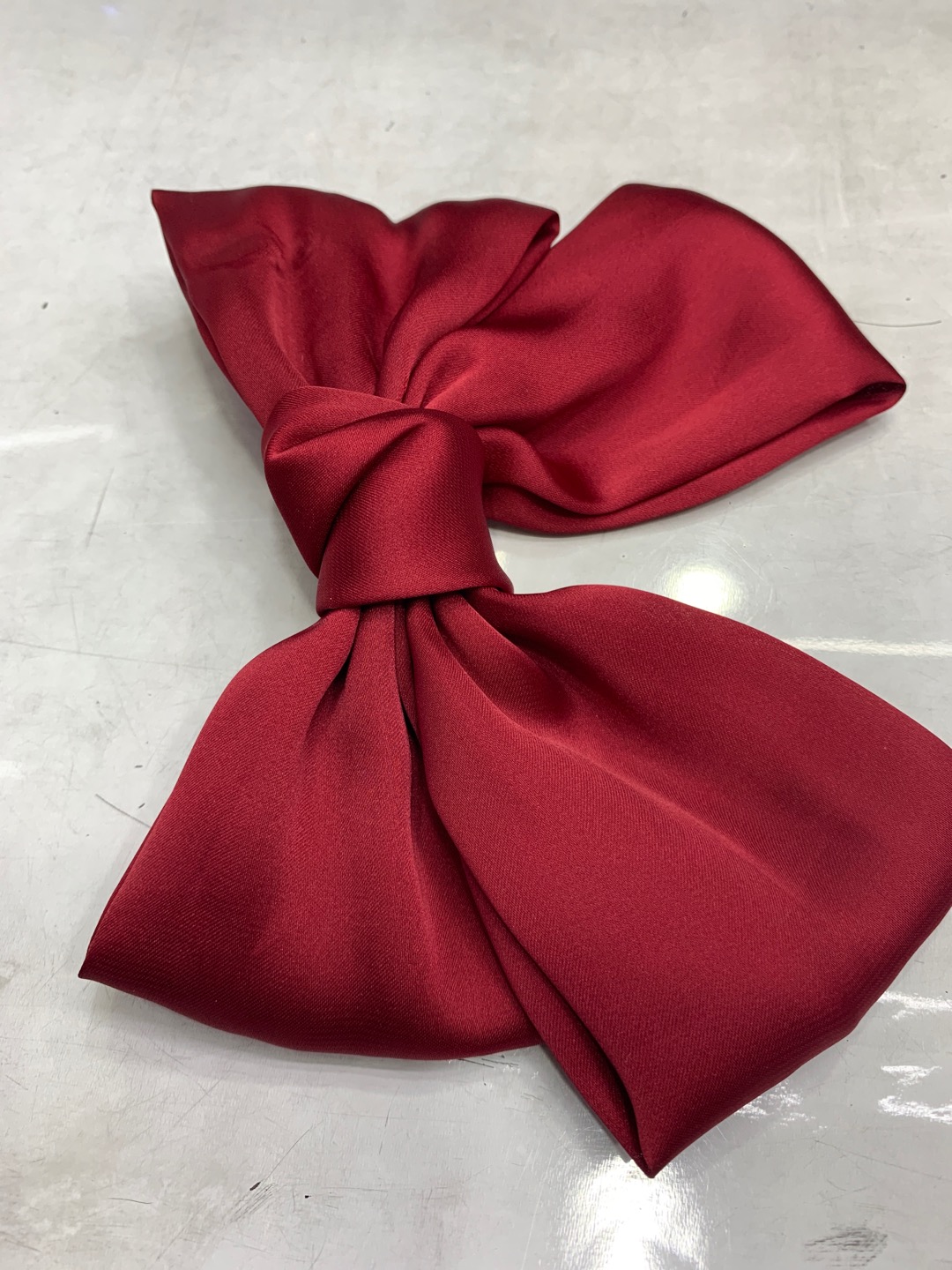 New silk satin fabric bow red hair clip for girls' fashionable headwear Specification image