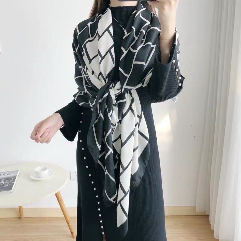 A trendy and simple women's scarf, silk scarf and shawl, a new Korean version of the current season