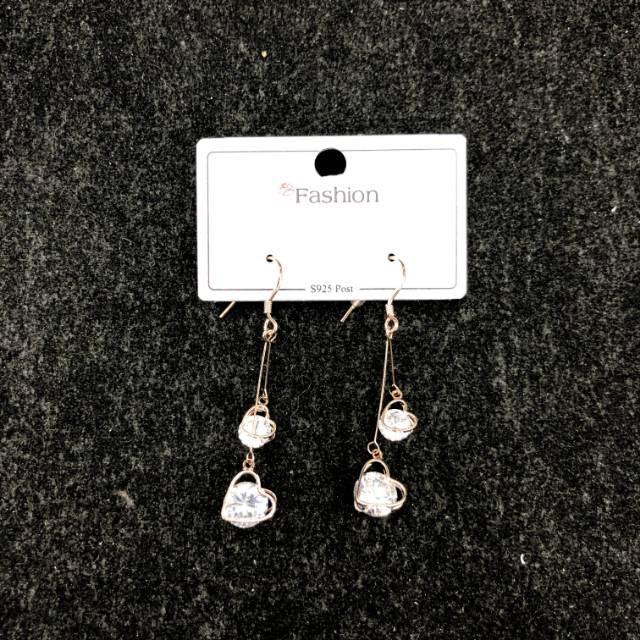 Heart-shaped earrings, hollow zircon inlaid with fashionable, versatile and fresh earrings