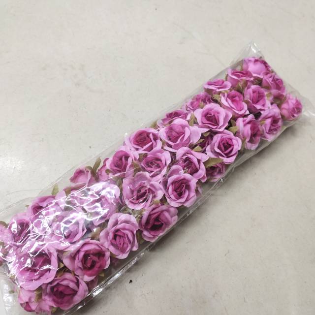 Artificial flower headwear garland