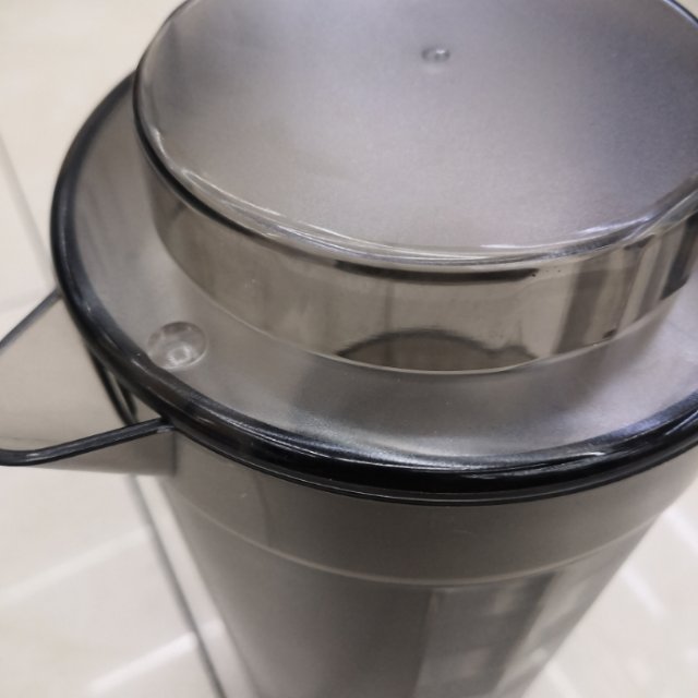 Cold water kettle, large capacity plastic glass, high-temperature resistant, household cold boiled water cup, cold water teapot Specification image