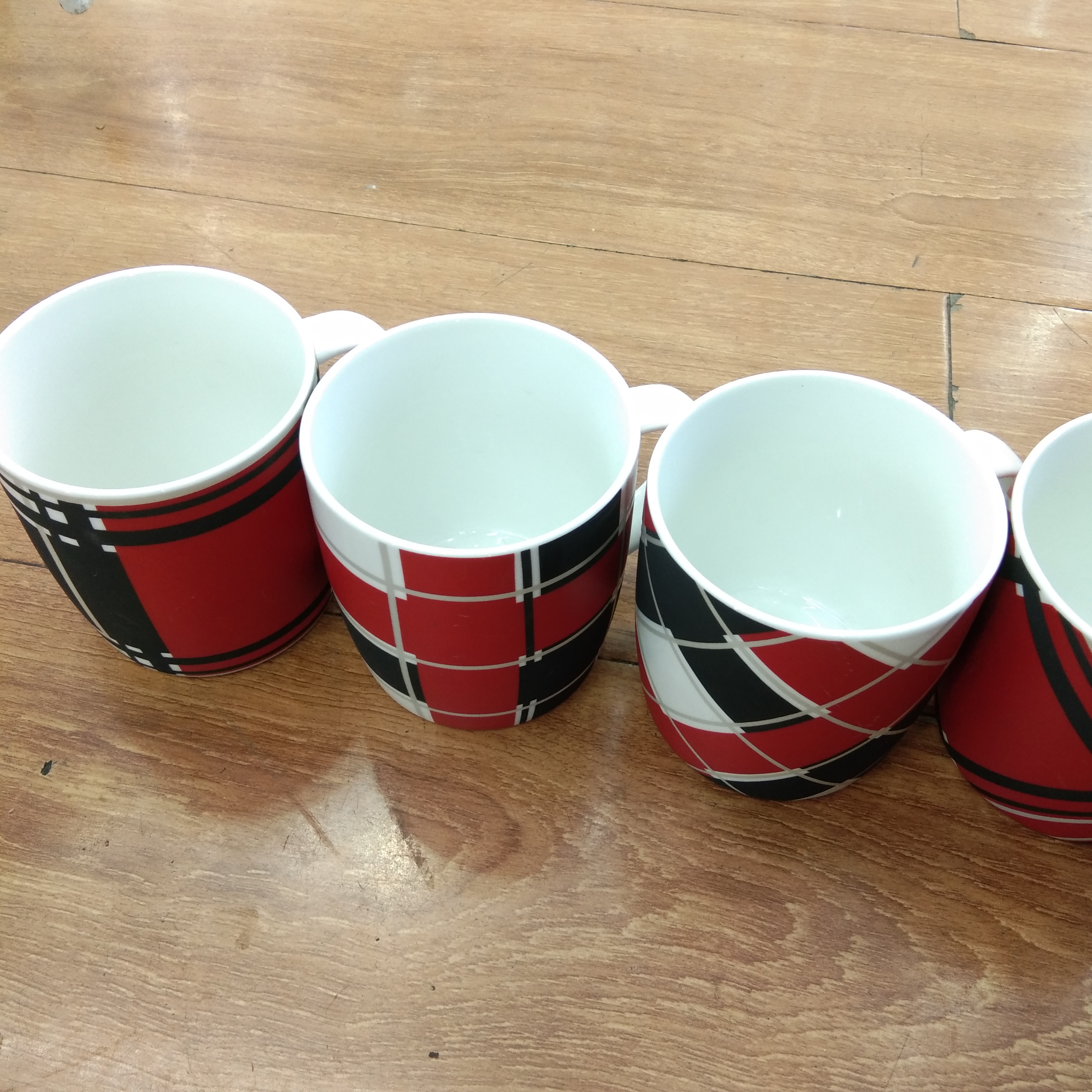 Ceramic red checkered cup creative mugs in multiple styles, Xingbi XB083 Specification image