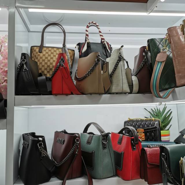 Wenwen's Famous Store describe pic - 3