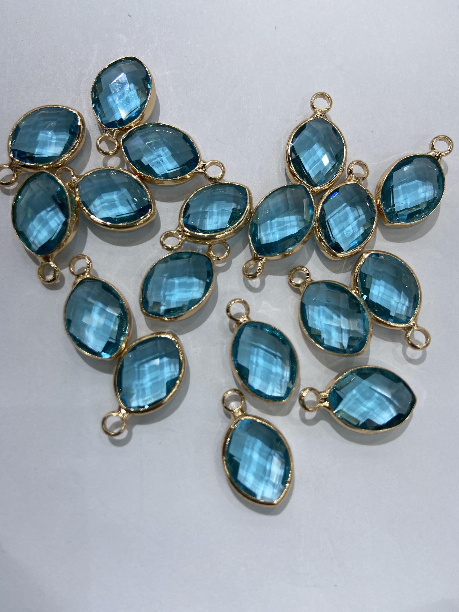 DIY饰品配件  树叶形状包边水晶吊坠细节图