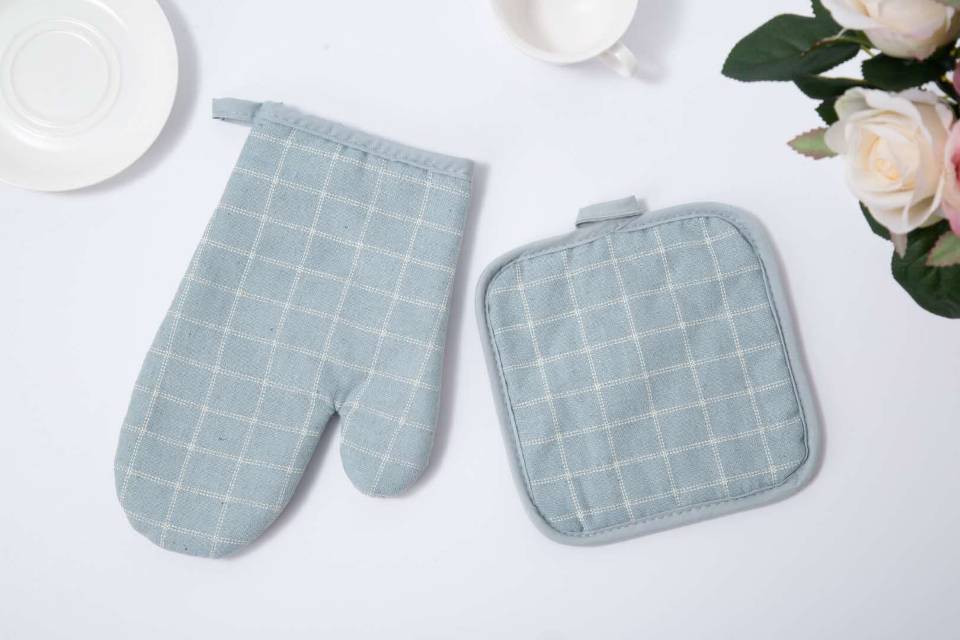 Household Oven Insulated Gloves Check Multi-Color Optional Microwave Steam Box Kitchen Baking High Temperature Resistant Heat Resistant Thermal Insulation Non-Slip Checkered Cotton Gloves
