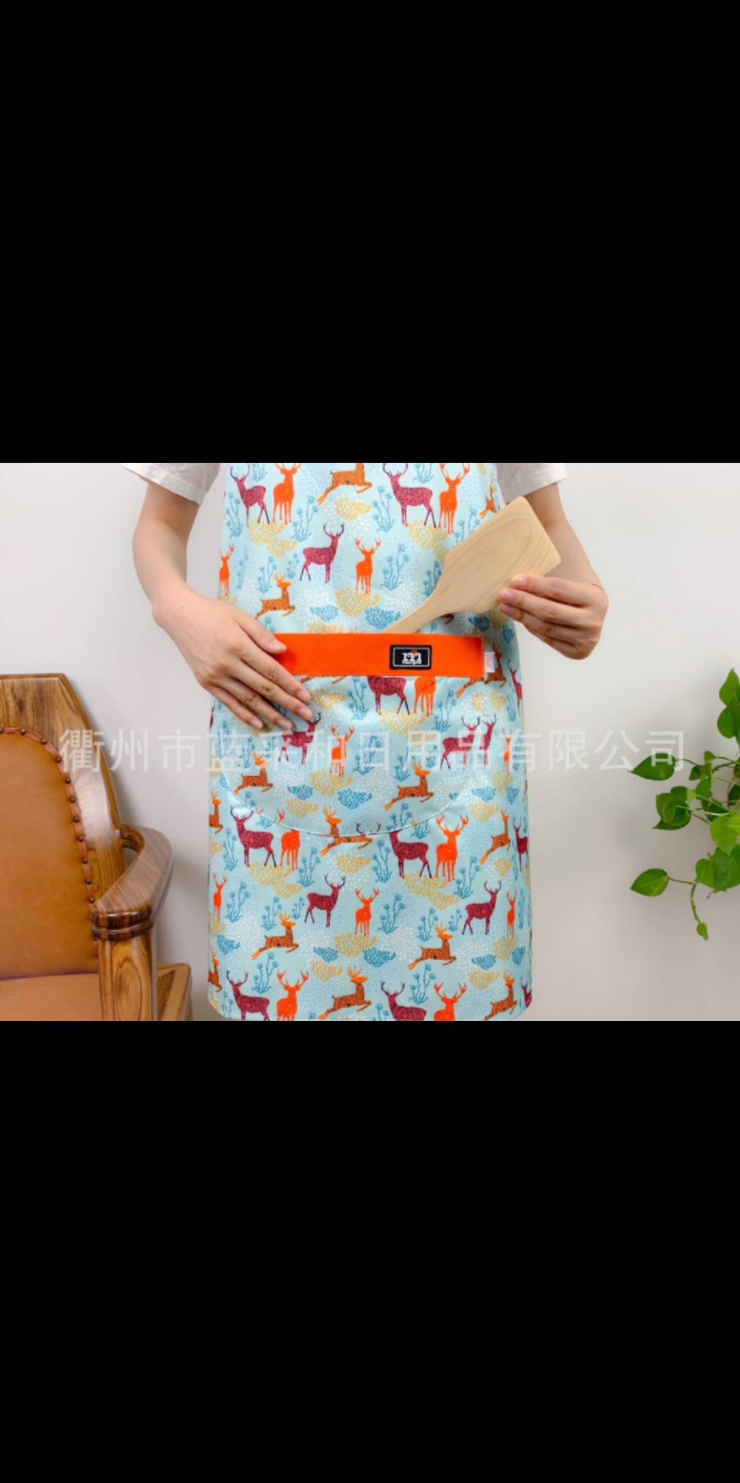 Life Blue adult elk pattern halter apron Pocket apron Fashionable men and women kitchen cooking household details Picture