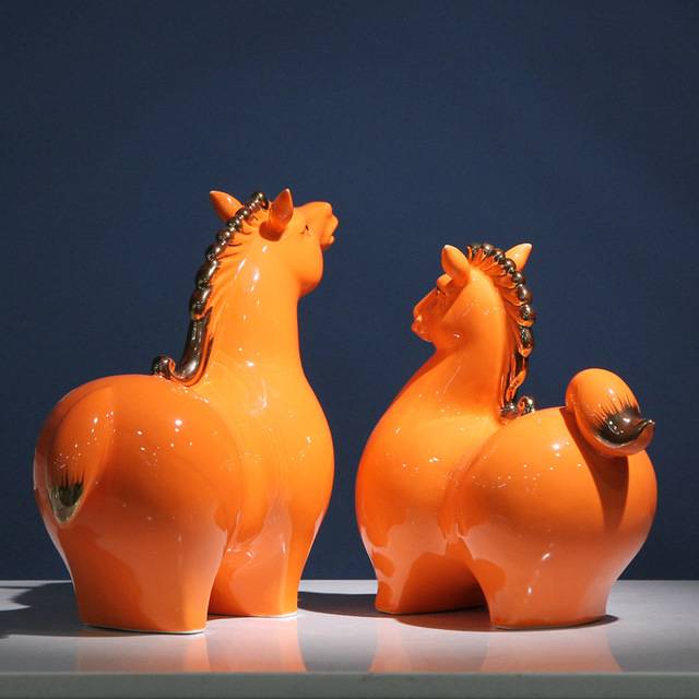 Modern and simple home decoration sets, handicrafts, ornaments, gifts, ceramic horse and small handicrafts details Picture