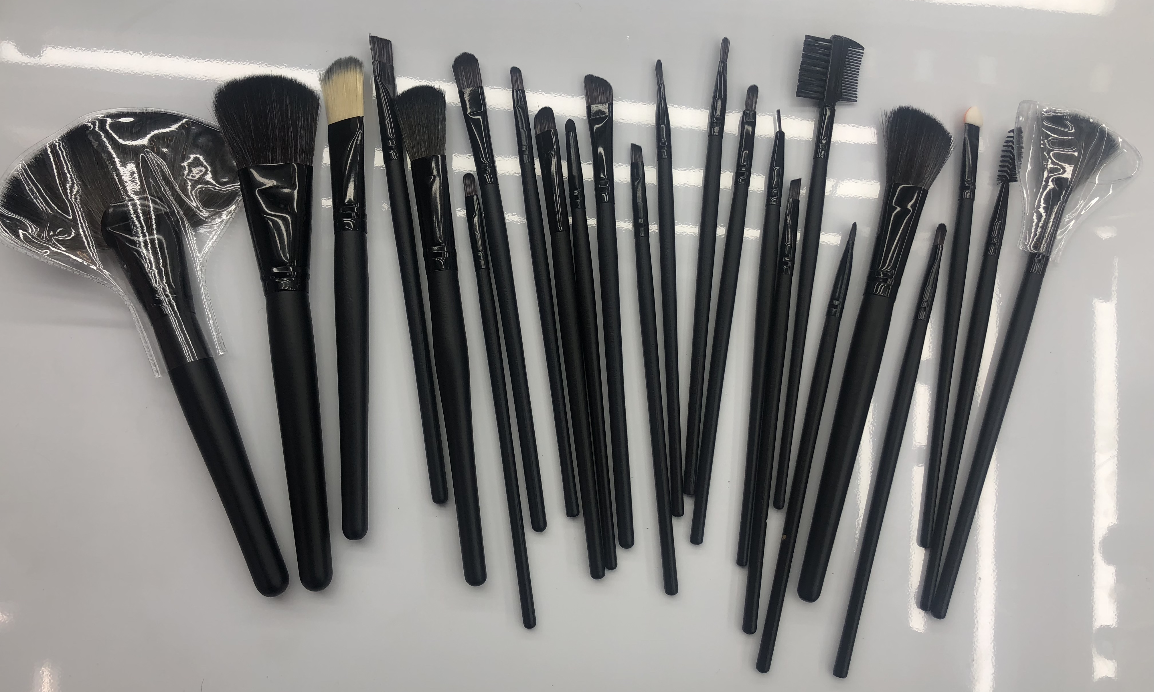 24 Wooden Handle Brush Set Set Black Bag General Cosmetic Use details Picture
