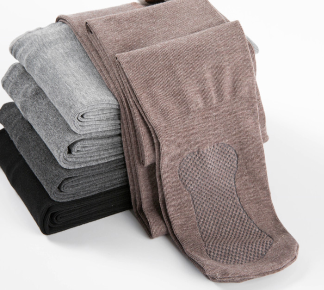 Women wear medium-thick autumn and winter tights as outerwear details Picture