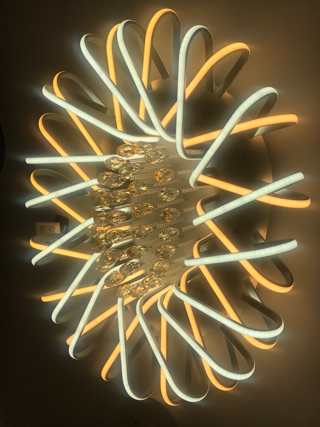 Crystal acrylic LED ceiling lamps under the Four Seasons Lighting brand details Picture