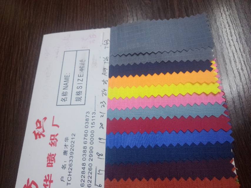 4-inch grid factory direct sales, hot-selling new PVC leather, large stock of high, medium and low grade luggage, sofa, shoe materials and fabrics details Picture