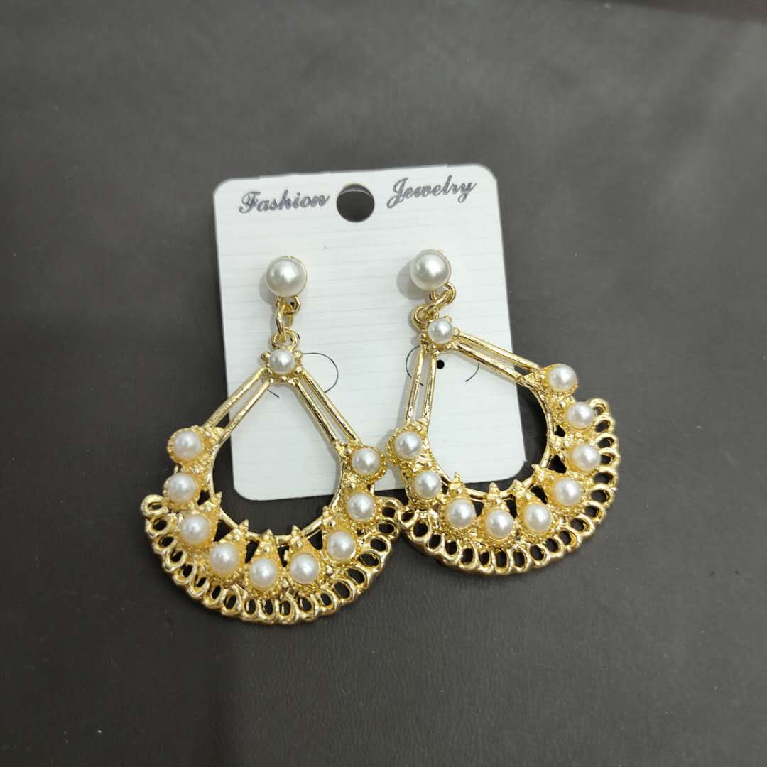 欧美夸张时尚金色扇形镂空镶珍珠合金圈圈女气质耳饰