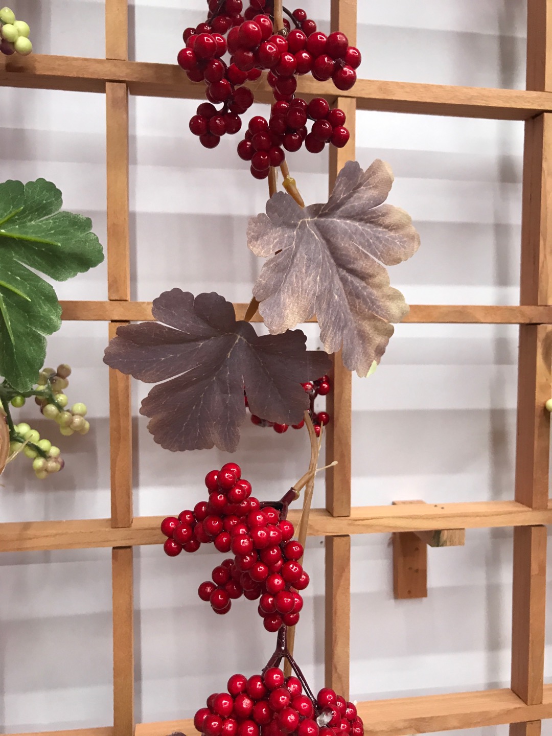 Customized Guilin Christmas with 1.8-meter maple leaf vines as samples details Picture